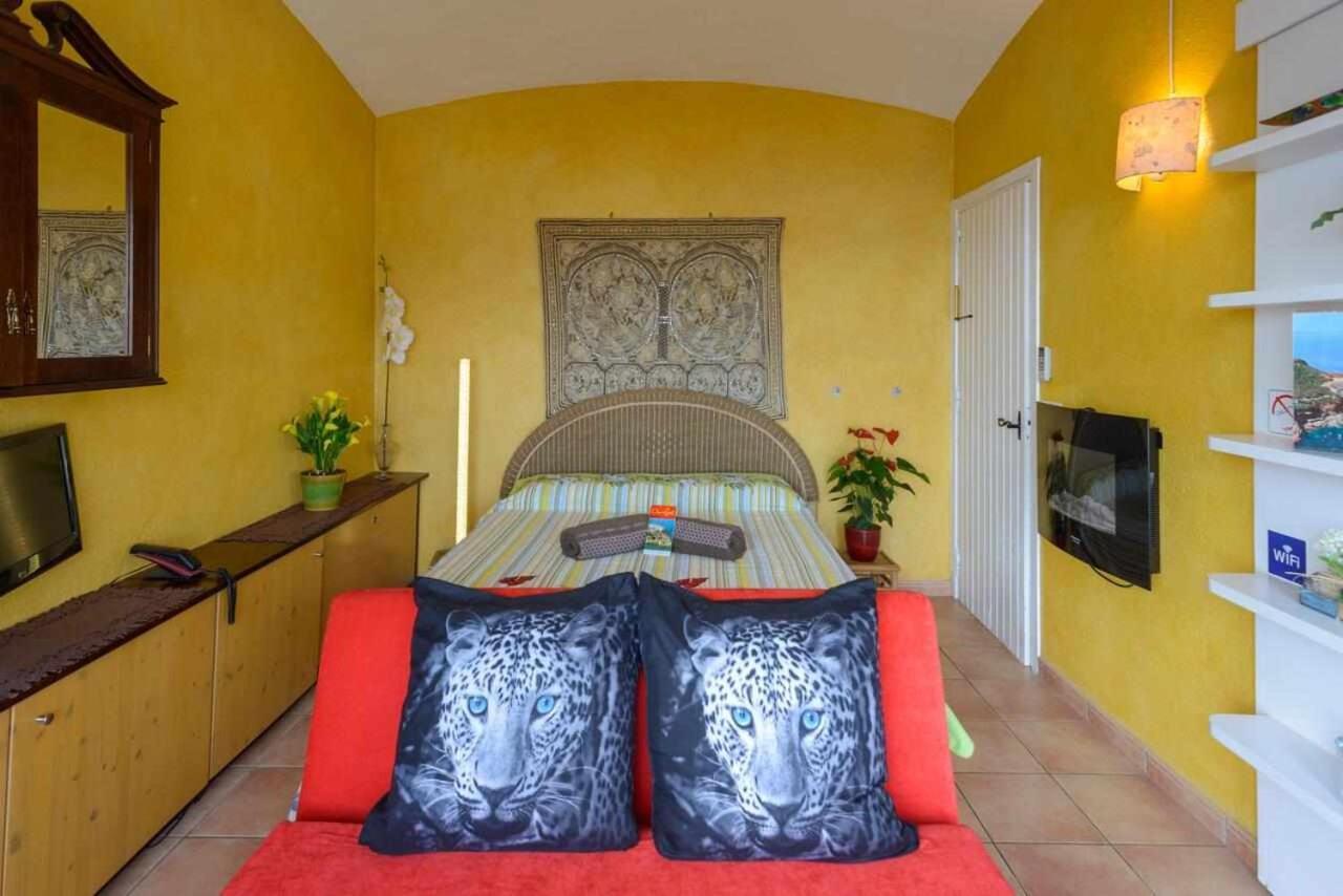 Apartamento Cap sa Sal Begur 74 con Terraza literalmente Sobre el Mar Exterior foto