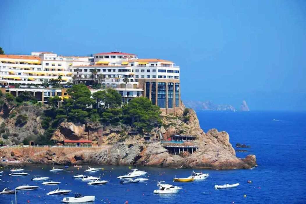 Apartamento Cap sa Sal Begur 74 con Terraza literalmente Sobre el Mar Exterior foto