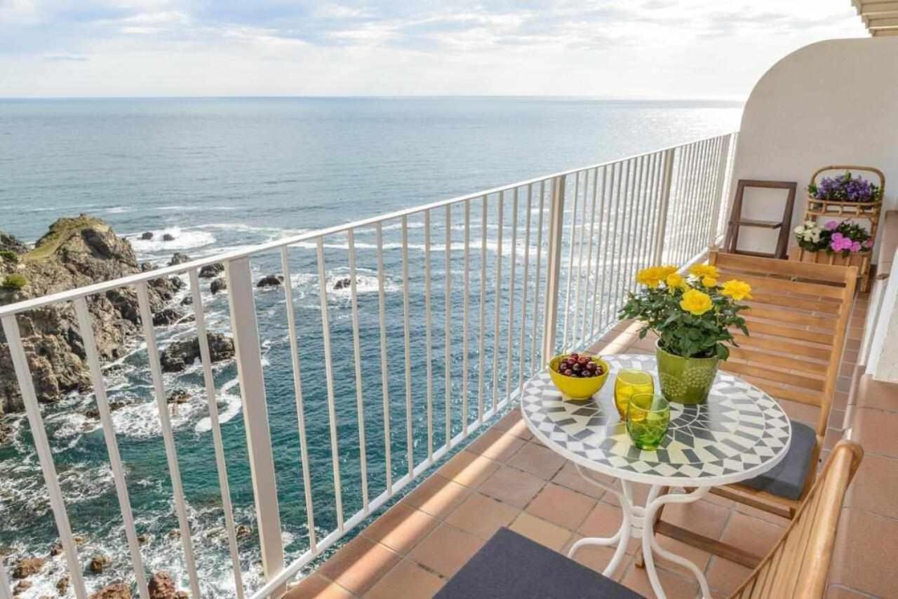 Apartamento Cap sa Sal Begur 74 con Terraza literalmente Sobre el Mar Exterior foto