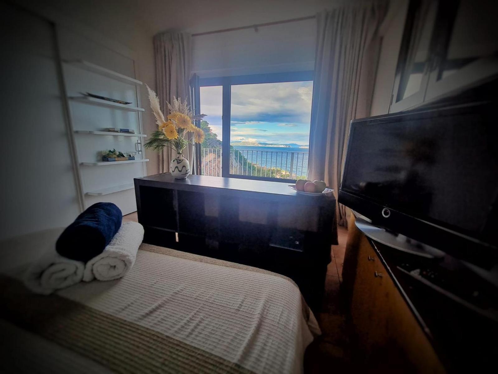 Apartamento Cap sa Sal Begur 74 con Terraza literalmente Sobre el Mar Exterior foto