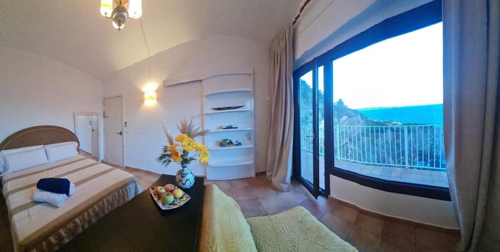 Apartamento Cap sa Sal Begur 74 con Terraza literalmente Sobre el Mar Exterior foto